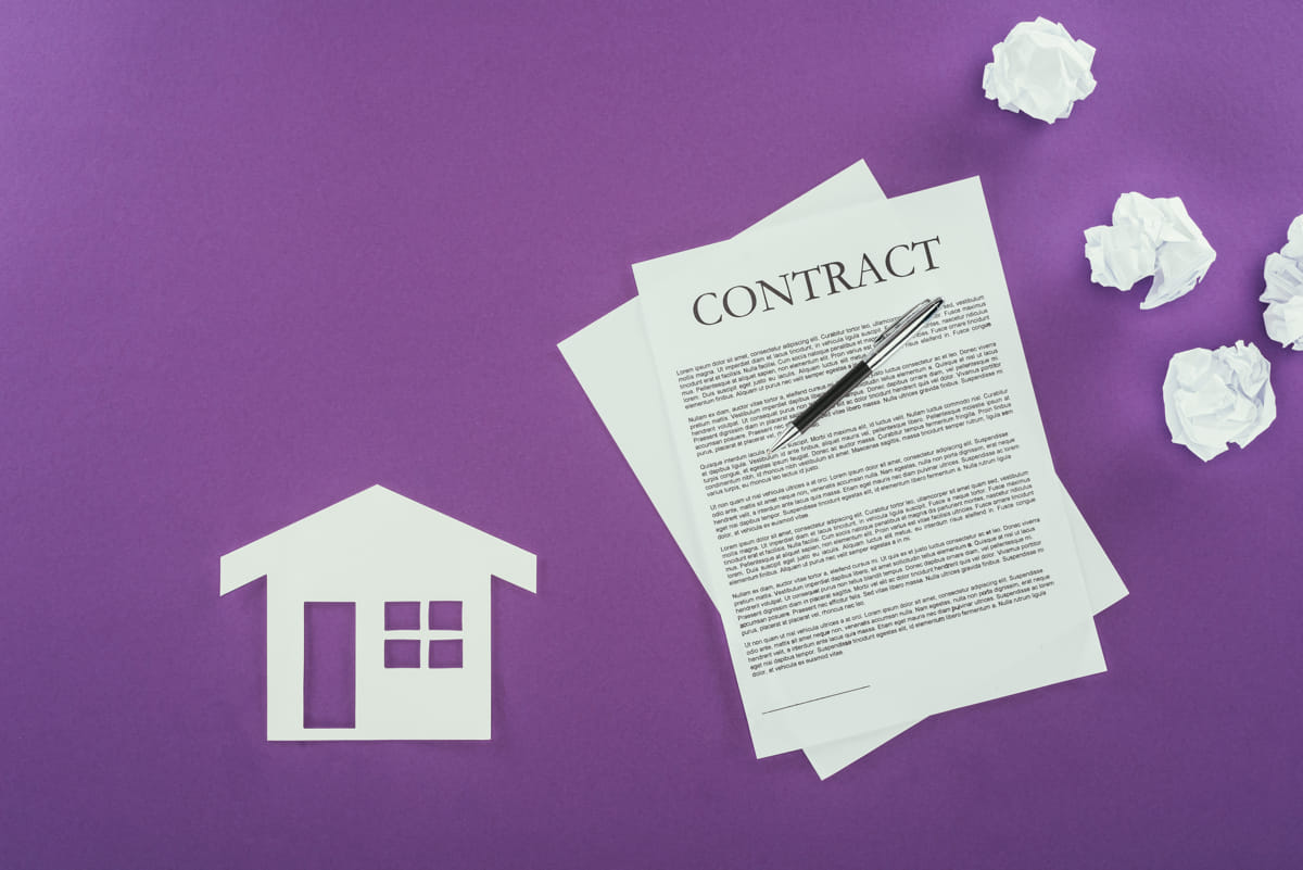 business-contract-pen-house